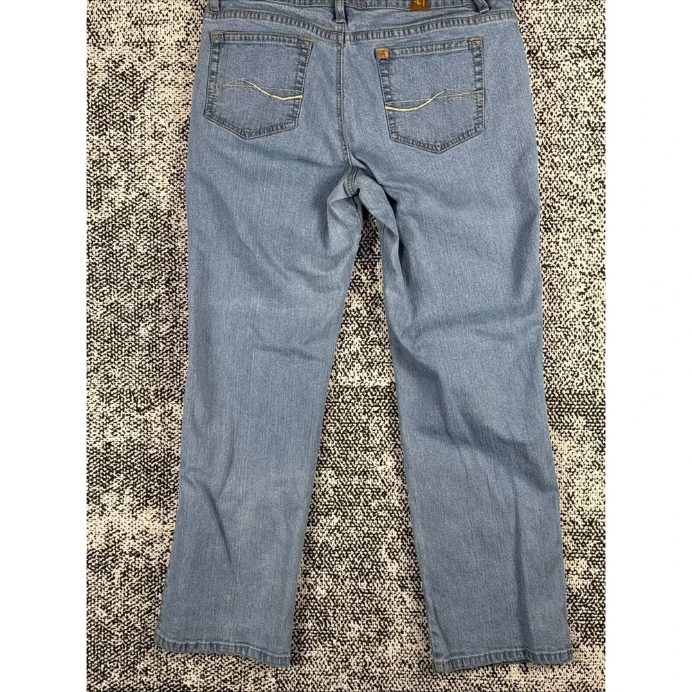 Wrangler Aura Blue Jeans Womens 12P (32 X 29)‎ Straight Leg Short Rise Western